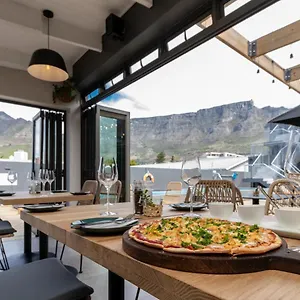 Kloof Street - Lion Roars & Hotel Kapstadt